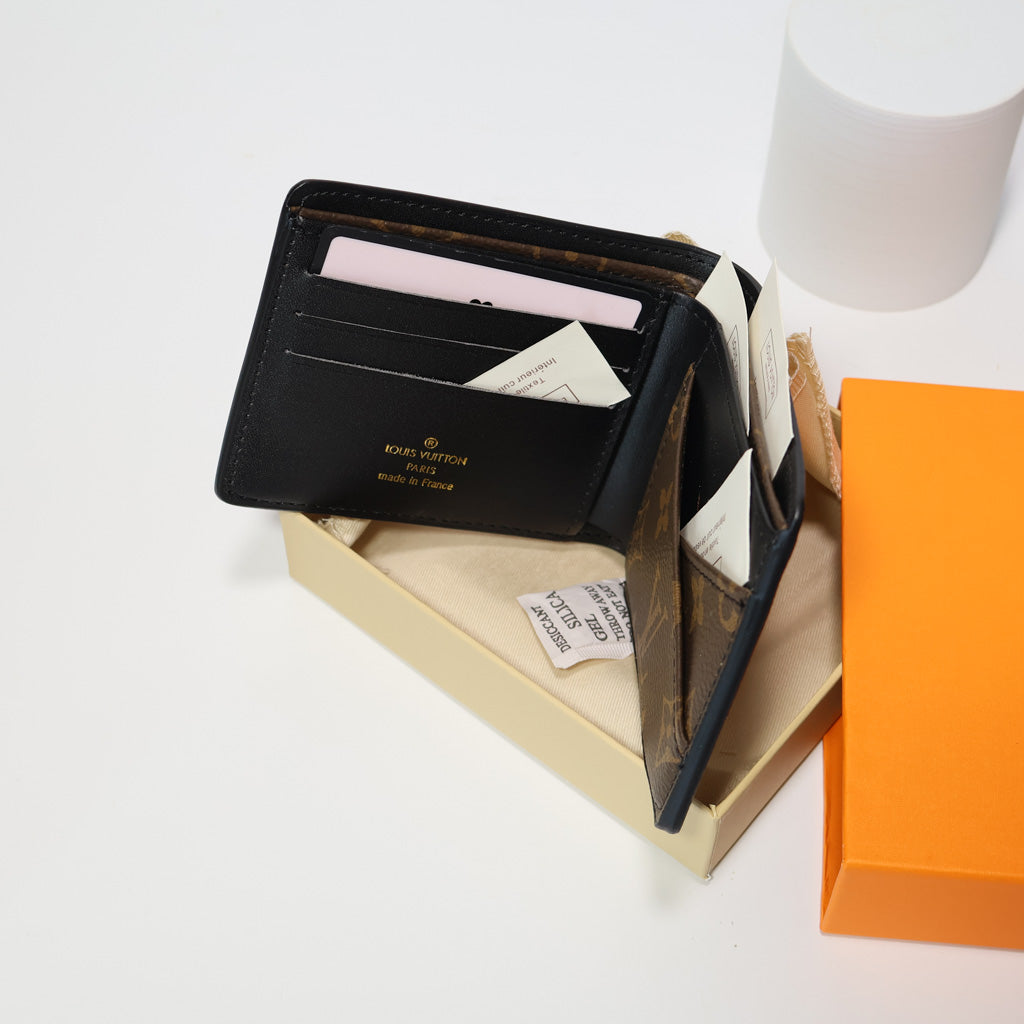 Louis Vuitton Mens Bifold Wallet