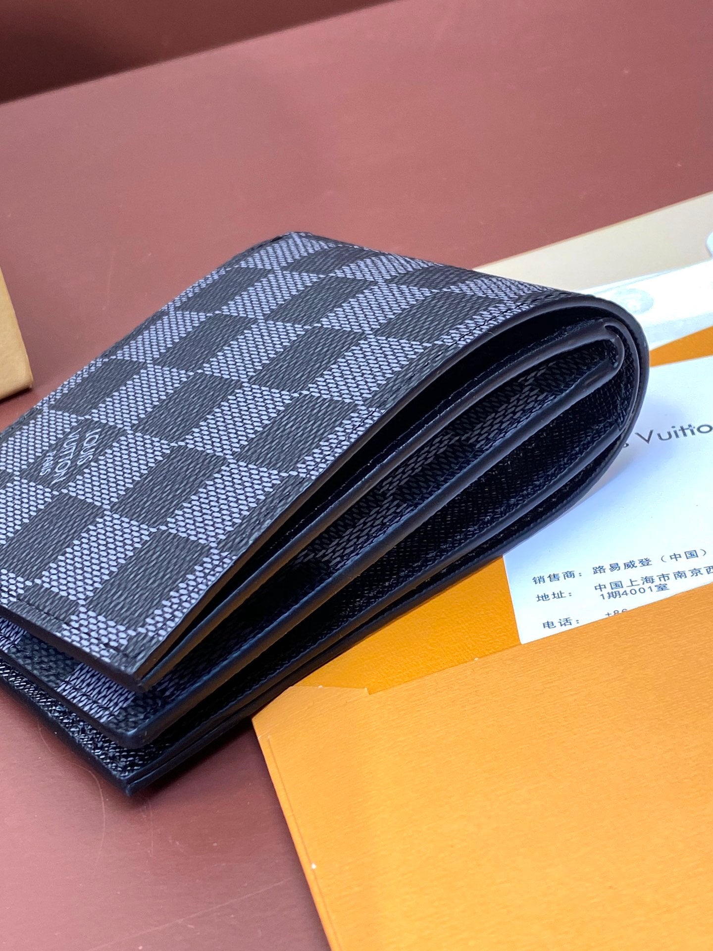 Louis Vuitton Mens Trifold Wallet with Zipper