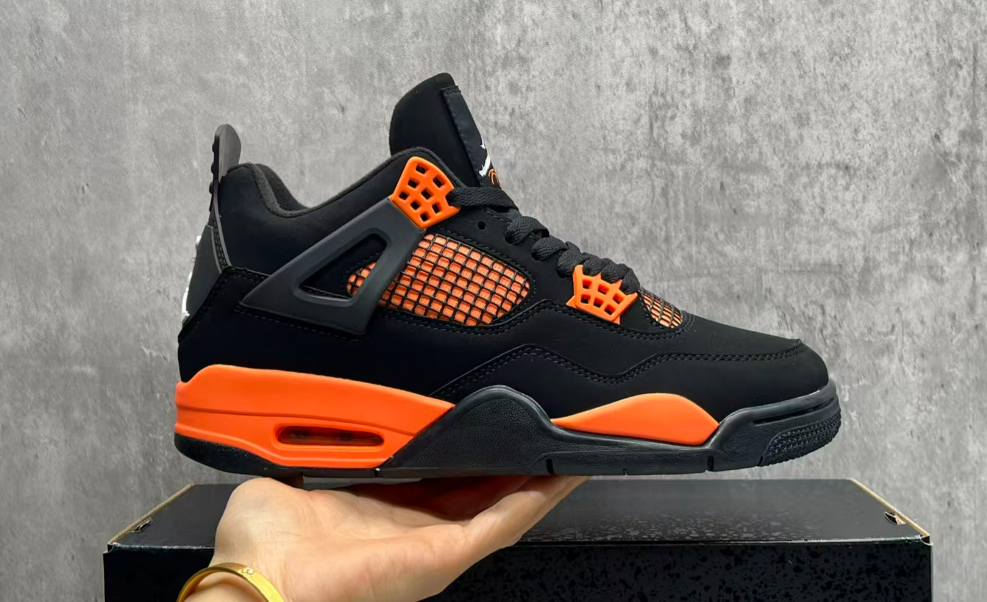 Air Jordan 4 Retro "Orange & Black"